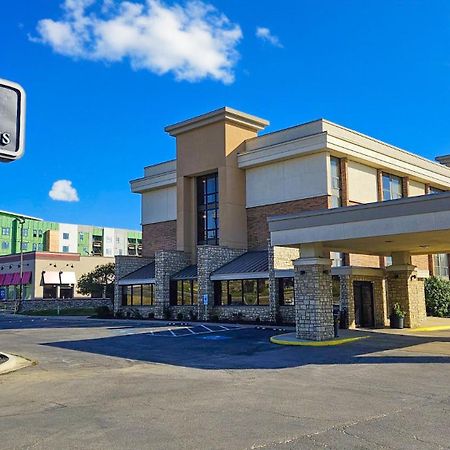 Hotel Lotus Kansas City Merriam ภายนอก รูปภาพ