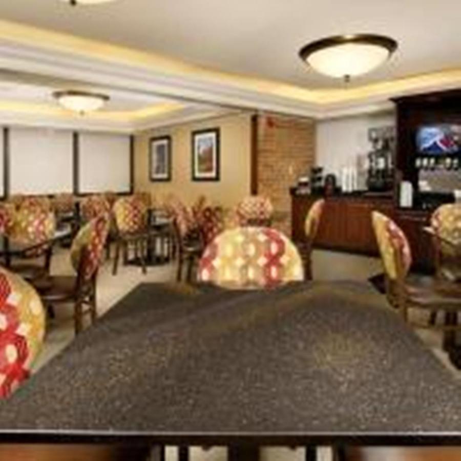 Hotel Lotus Kansas City Merriam ภายนอก รูปภาพ