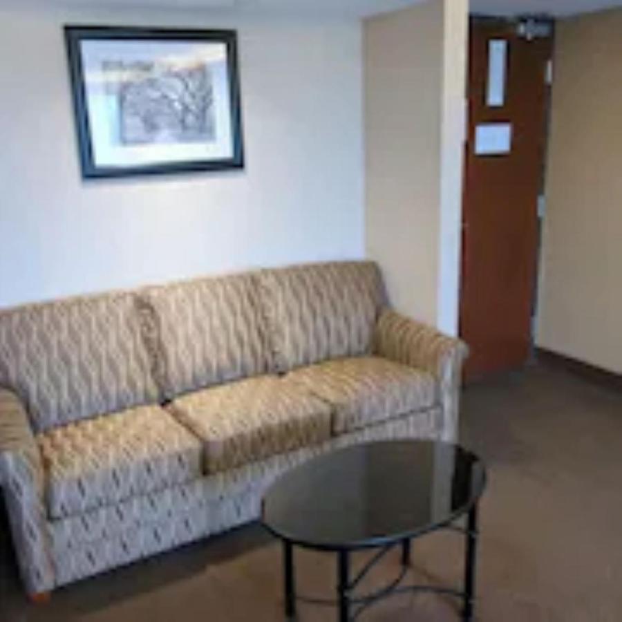 Hotel Lotus Kansas City Merriam ภายนอก รูปภาพ