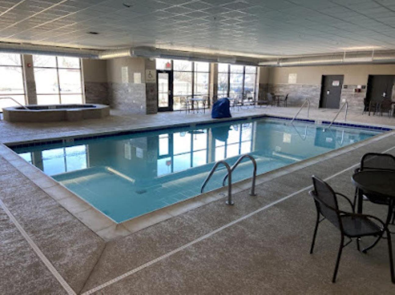 Hotel Lotus Kansas City Merriam ภายนอก รูปภาพ