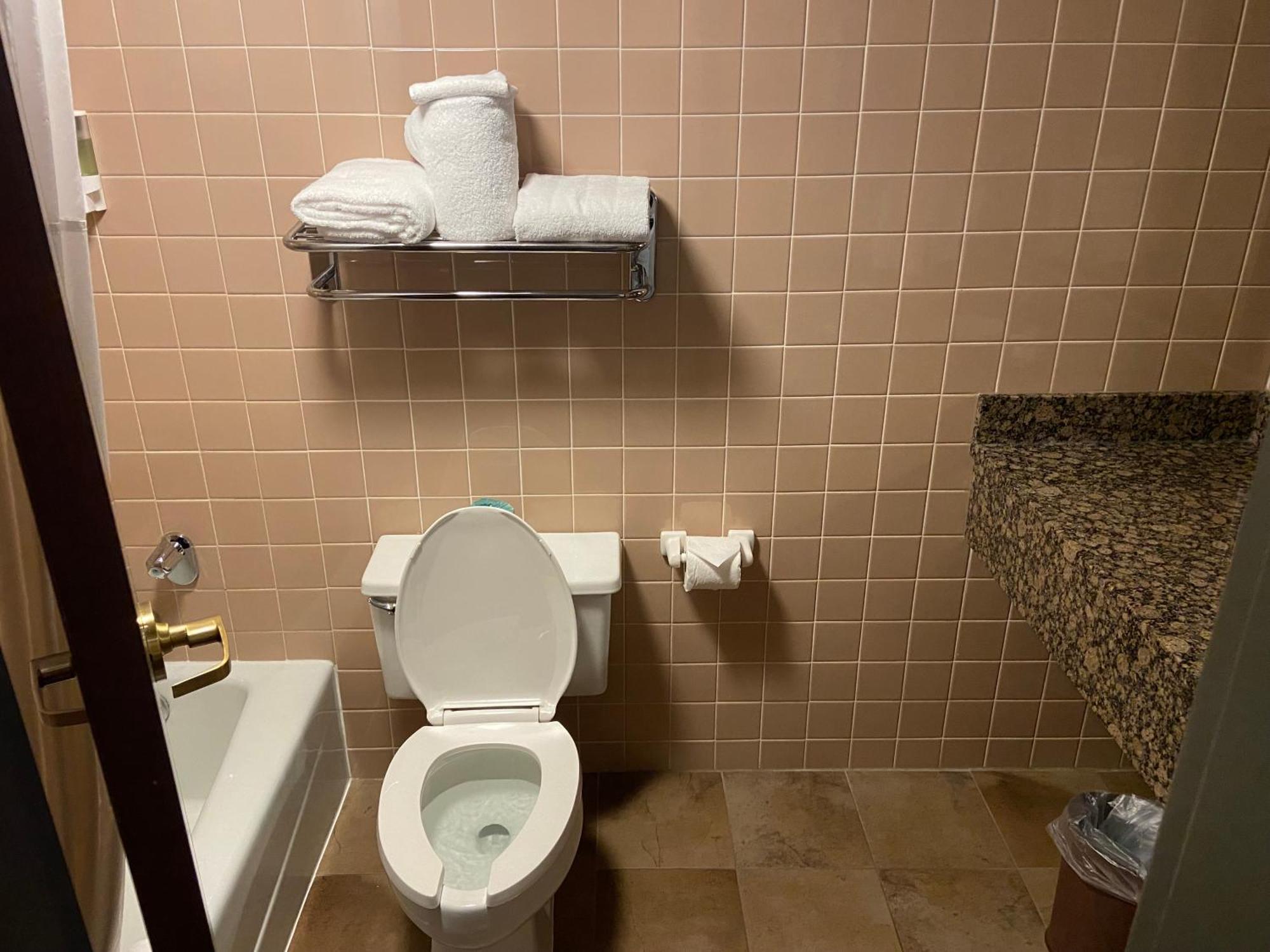 Hotel Lotus Kansas City Merriam ภายนอก รูปภาพ